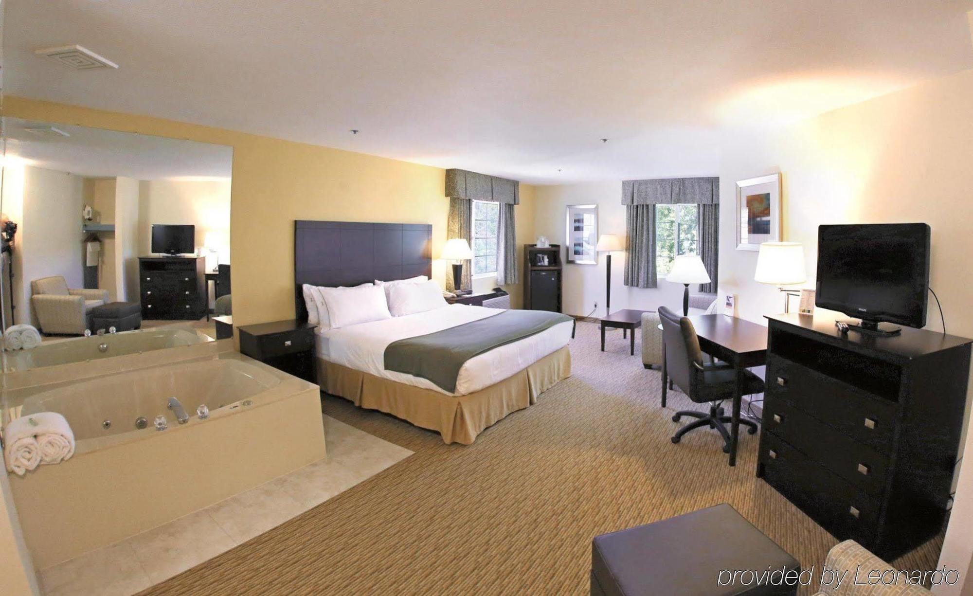 Holiday Inn Express St Ignace-Lake Central By Ihg Saint Ignace Exteriör bild